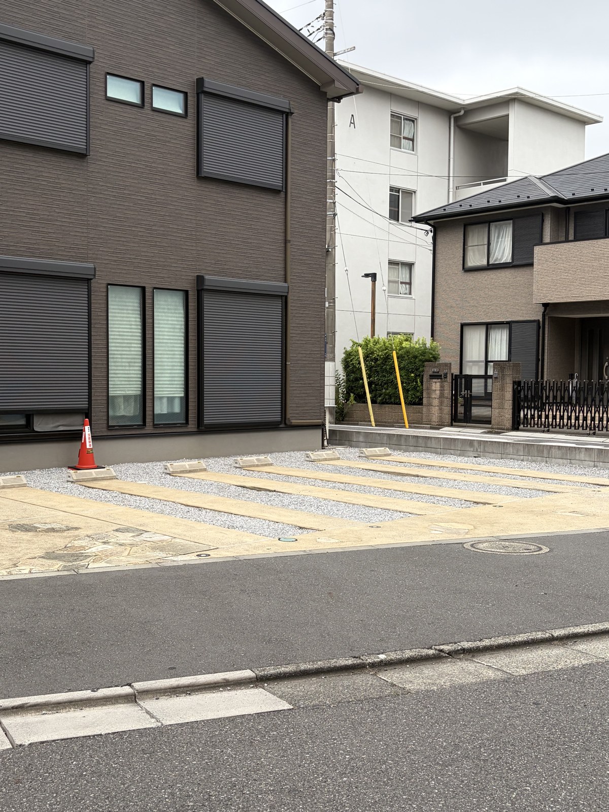 城東支部向かい側の駐車場